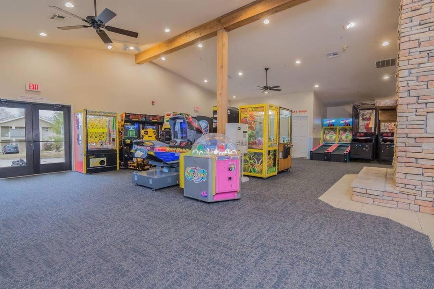 Retreat @ The Hills W/ Pets And Game Room Бренсън Екстериор снимка